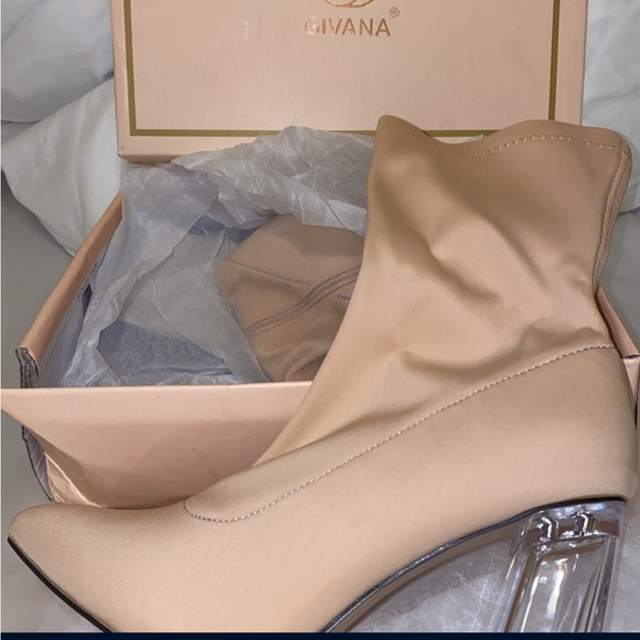 Beige clear block heel ankle boot - Picture 2 of 6